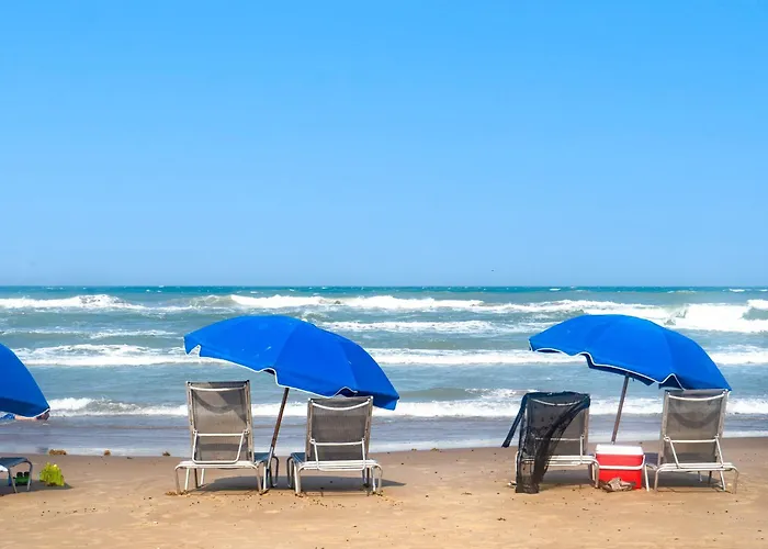 Tropical Retreat Coastal 1Br Getaway With Balcony 212