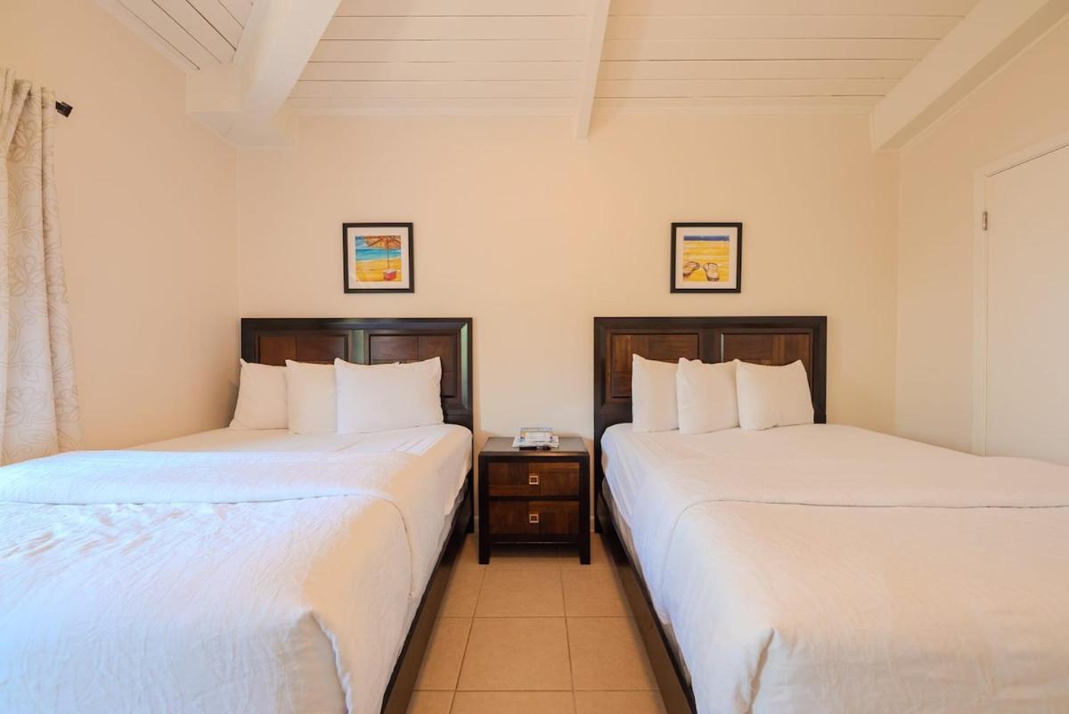 Tropical Retreat Coastal 1br Getaway With Balcony 212 *