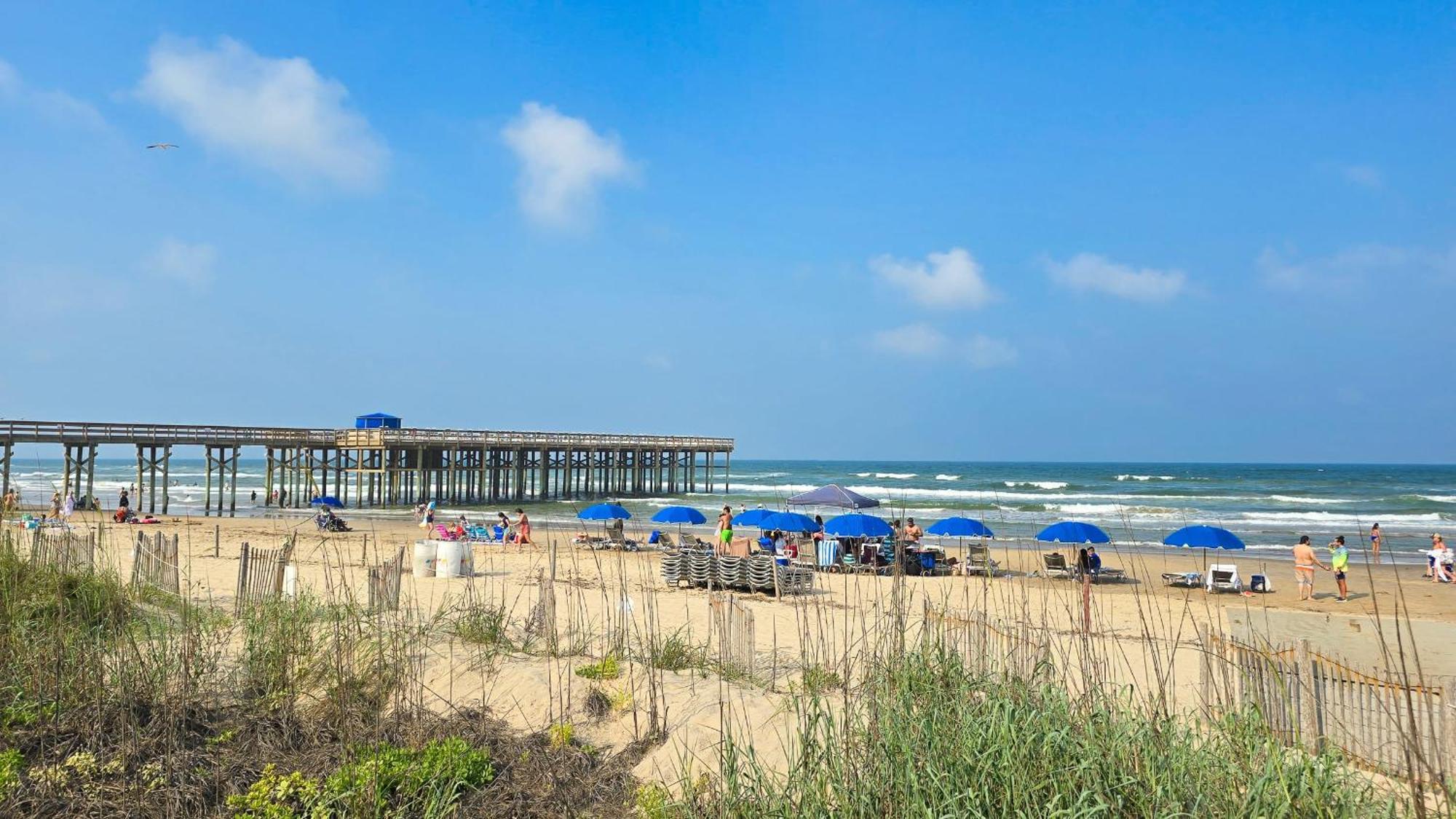 Apartment Tropical Retreat Coastal 1br Getaway With Balcony 212 *